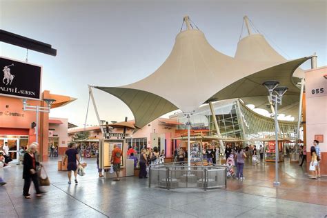 las vegas outlet mall stores.